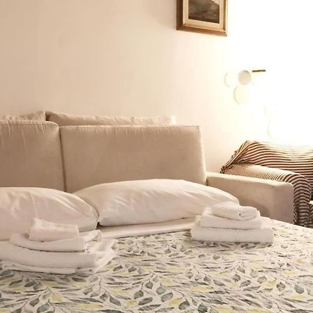 Cozy Apartment Near Train Station Firenze Bagian luar foto