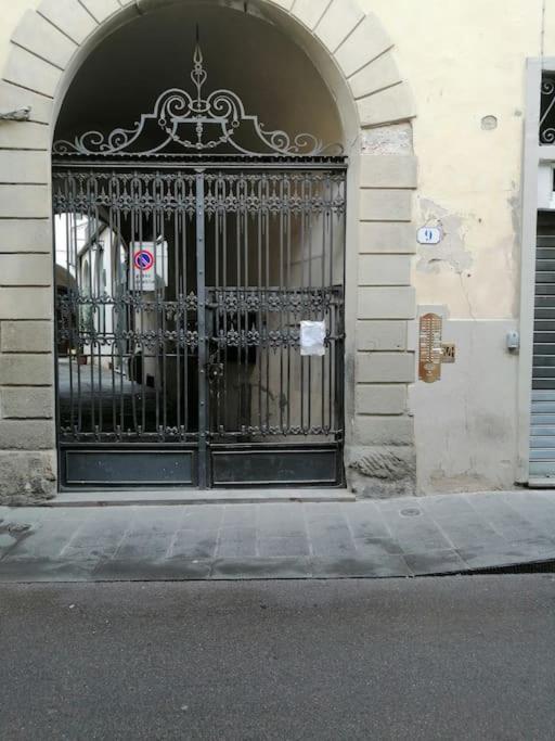 Cozy Apartment Near Train Station Firenze Bagian luar foto